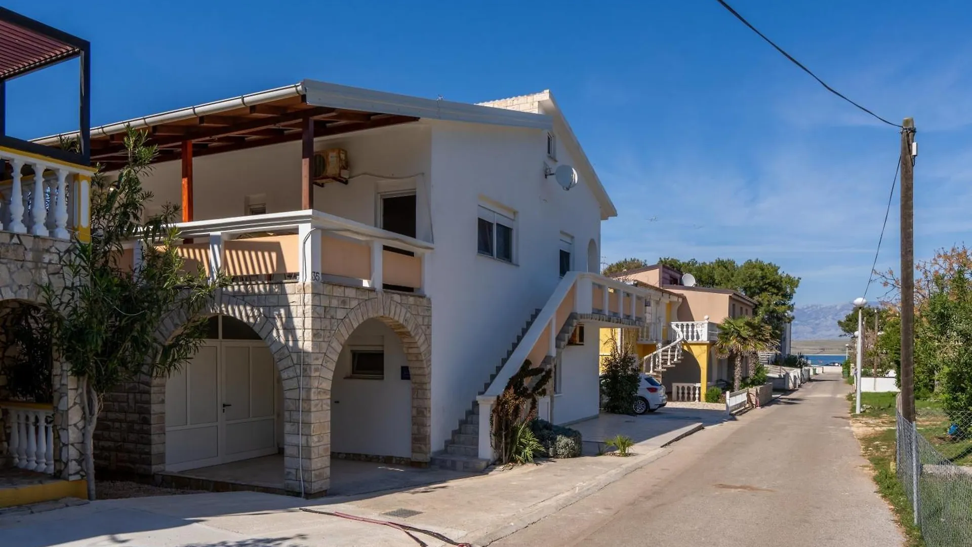 Apartments By The Sea Vir - 23033