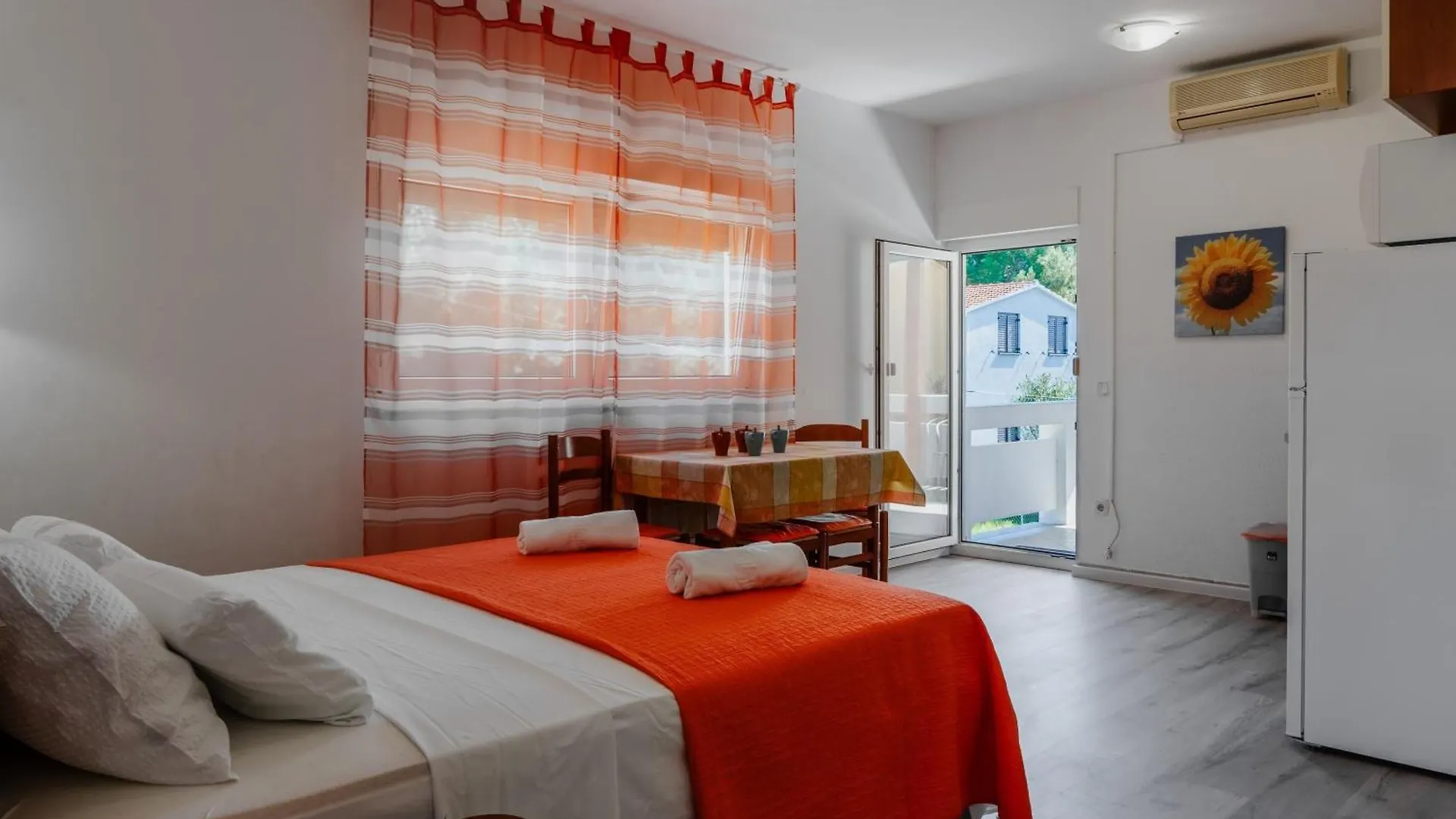 Apartments By The Sea Vir - 23033